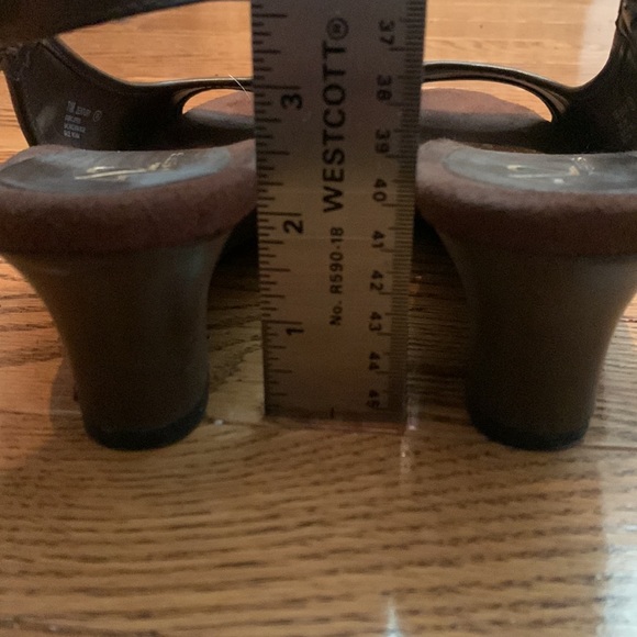 A2 by AEROSOLES - ladies open toe slingback sandal size 7-1/2, brown snakeskin - Picture 9 of 11